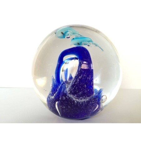 SPHERICAL GLASS PAPERWEIGHT: BOTTOM OF THE SEA, TWO DOLPHINS AND A BIG BUBBLE