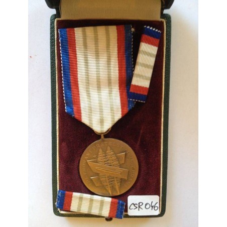 CZECHOSLOVAKIA BRONZEMEDAL FOR STRENGTHENING COMRADESHIP IN ARMS CLASS III. WITH BOX