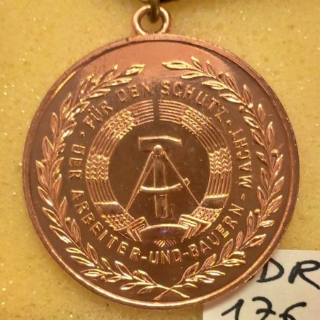 Silber u Medaille für "Treue Dienste"  der Grenztruppen in Stufe Bronze Gold
