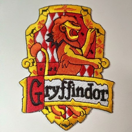 HARRY POTTER: GRYFFINDOR EMBROIDED IRON ON PATCH 7,5 cm x 10 cm
