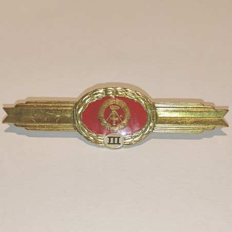 GDR EAST GERMAN BADGE ARMY. OFFICER QUALIFICATION INFANTRY, 3rd. CLASS (DDRB-07)
