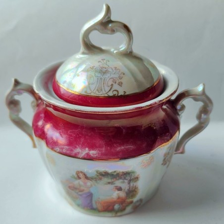 NATURE-DECORATED SMALL CERAMIC TEAPOT/BOX. MID 20th CENTURY. VINTAGE CRYSTAL & CERAMICS COLLECTION (VYC-15)