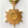 REPUBLIC OF VIETNAM CAMPAIGN STAR MEDAL. ORIGINAL LARGE CASE, RIBBON BAR & LAPEL PIN