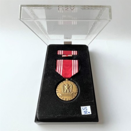 ARMY US MEDAL FOR GOOD CONDUCT. LUXURY PLASTIC CASE, RIBBON BAR & LAPEL PIN