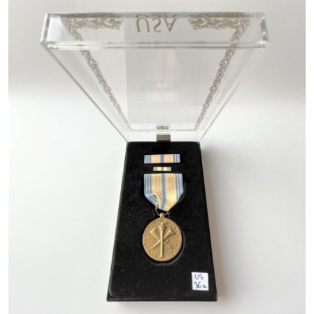 ARMY RESERVE MEDAL OF USA. LUXURY PLASTIC CASE, RIBBON BAR and ENAMEL PIN