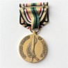 SOUTHWEST ASIA SERVICE MEDAL OF USA. LUXURY PLASTIC CASE and RIBBON BAR