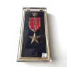 WWII U.S.A. BRONZE STAR MILITARY MEDAL. LUXURY PLASTIC CASE, RIBBON BAR & BUTTON LAPEL PIN