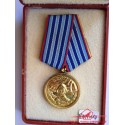 BULGARIAN MEDAL FOR 10 YEARS SERVICE IN ARMED FORCES. 1ª EMISSIÓ. OLD COAT.  With case.